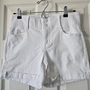 Apt. 9 White Mid Length Cuffed Jeans Womens Shorts Stretch With Waistband SIZE 6